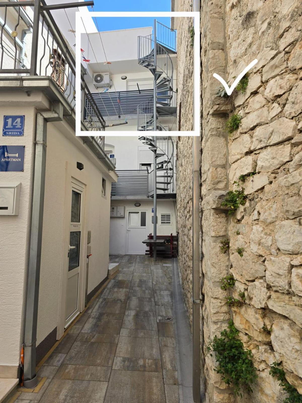 Private Bedroom With Bathroom Baška Voda Exterior foto